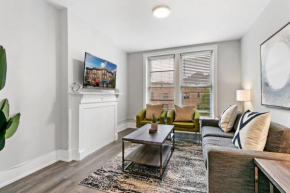 3BR on Bustling street,easy walk to Shops & Dining